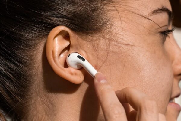 rs 119 wireless earbuds for gaming thespark shop